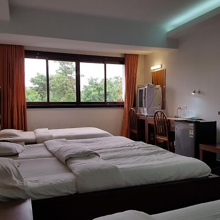 Bisu Hotel & Resorts Khed  Exterior foto